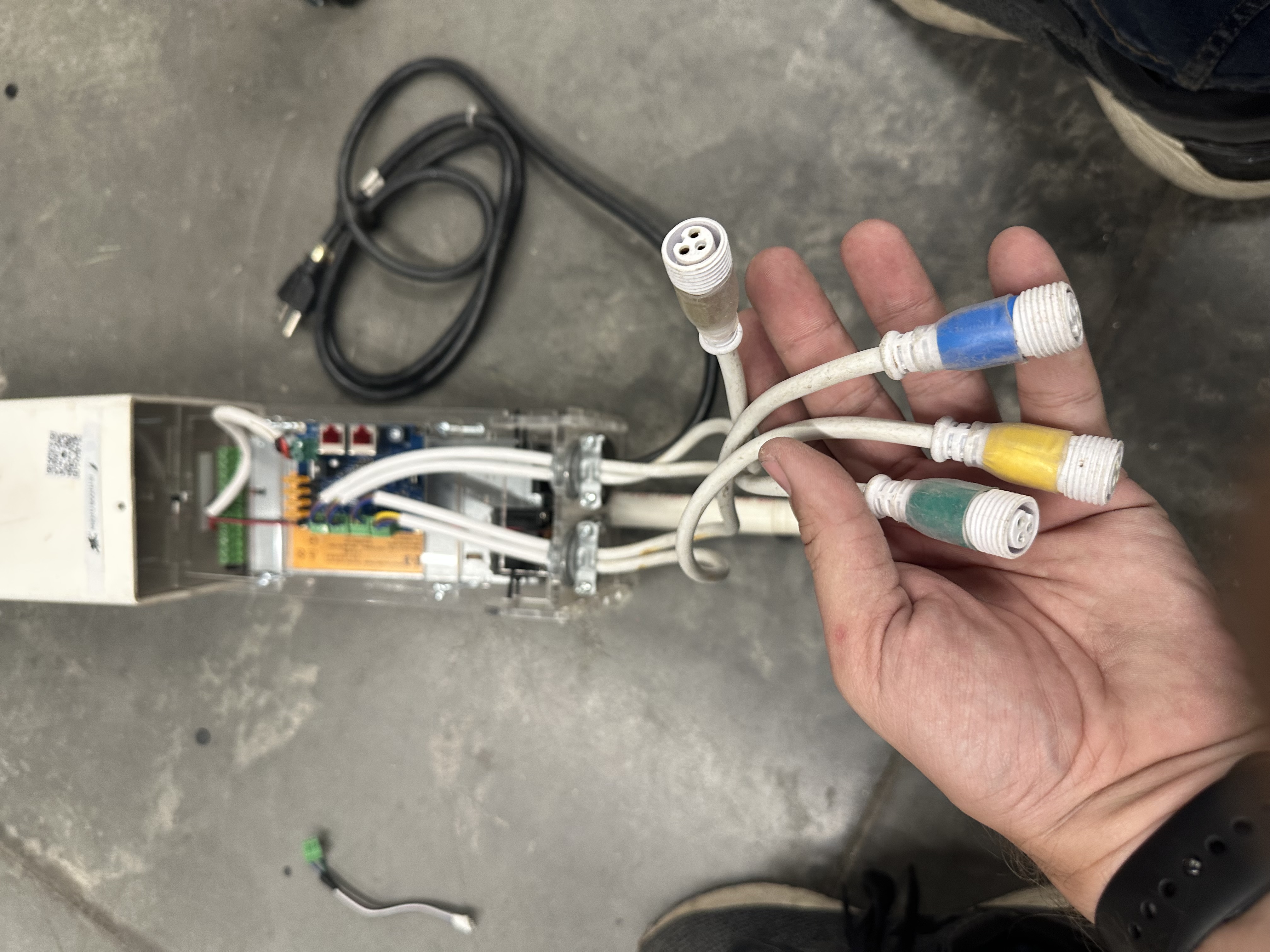 Controller Photos image 1 for controller R2E